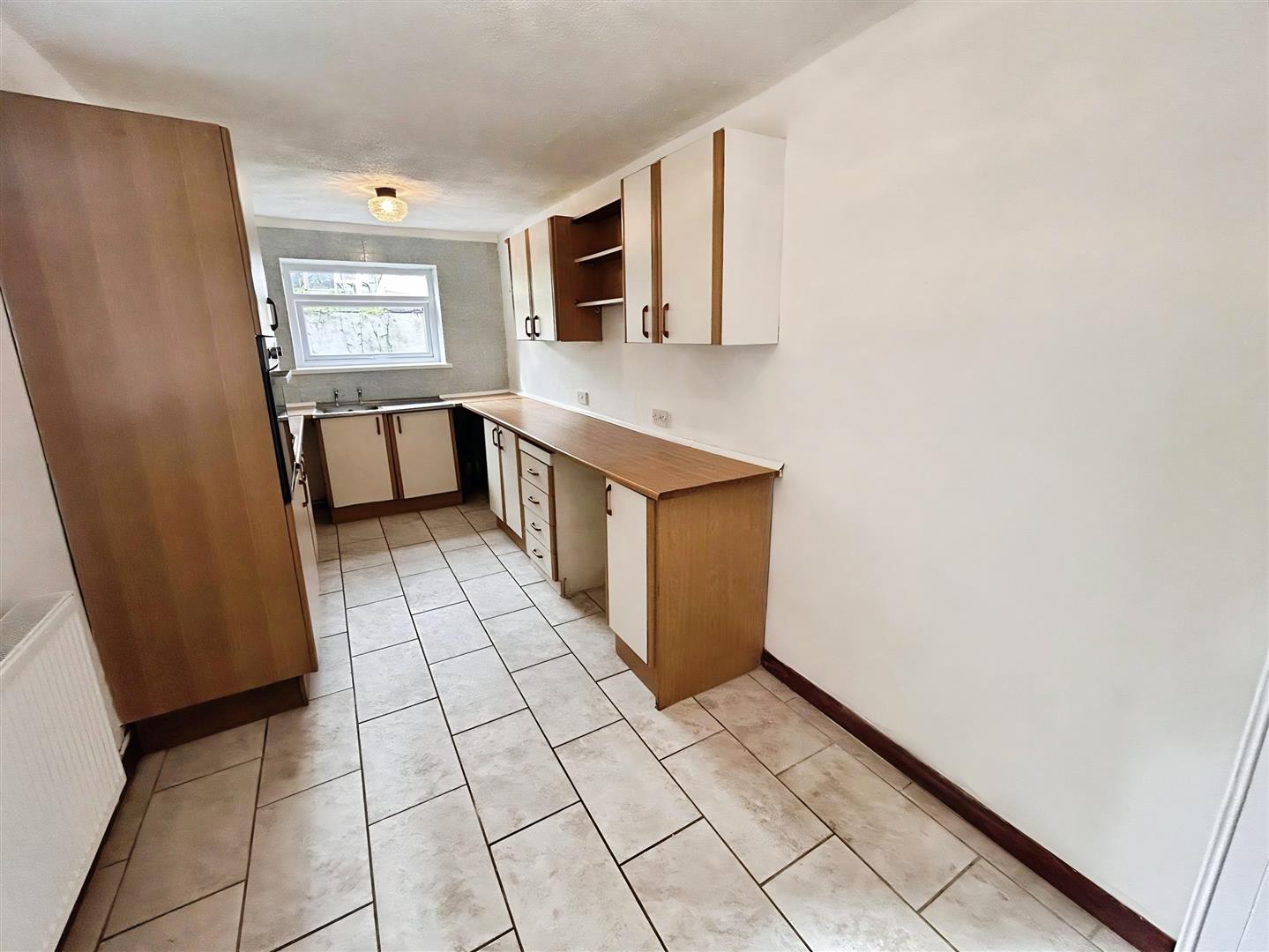 Clydach Road, Morriston, Swansea, SA6 6QH